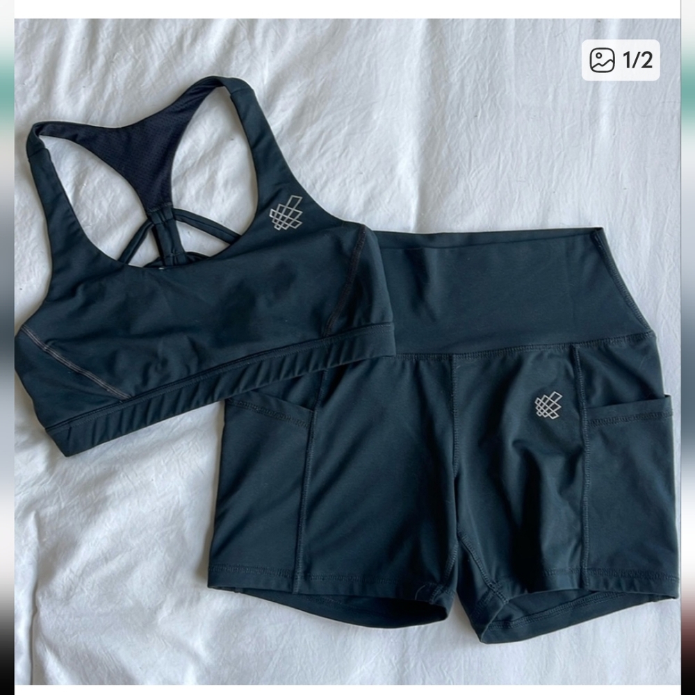 Jed North L Sports Bra and Shorts Set